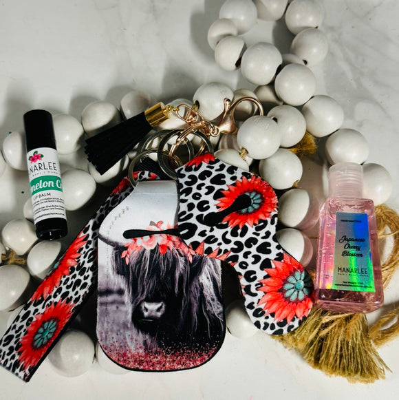 “The Queen” Key Ring Set- Peach Highland Cow